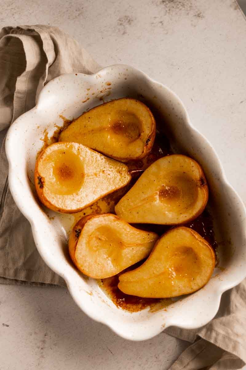 Baked Pear with Honey and Cinnamon
