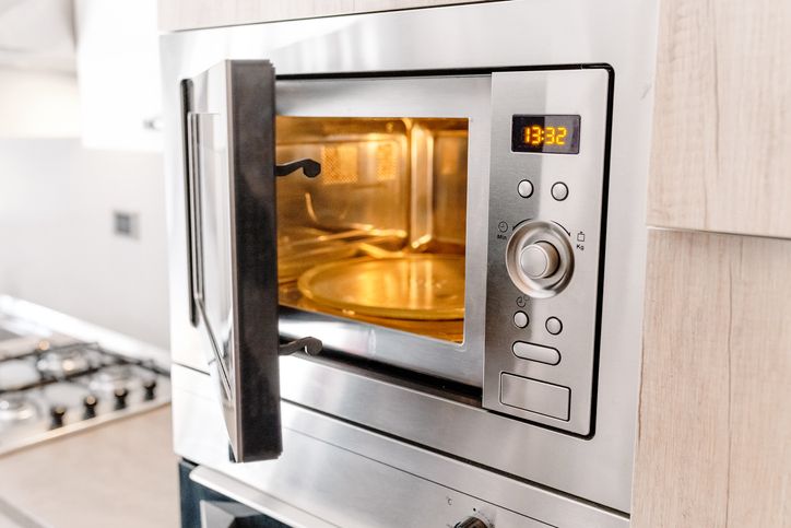 Microwave Ovens: Are There Real Health Dangers?
